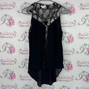 Pretty good tank top lace collared Lacie Black and White Sleeveless Top
